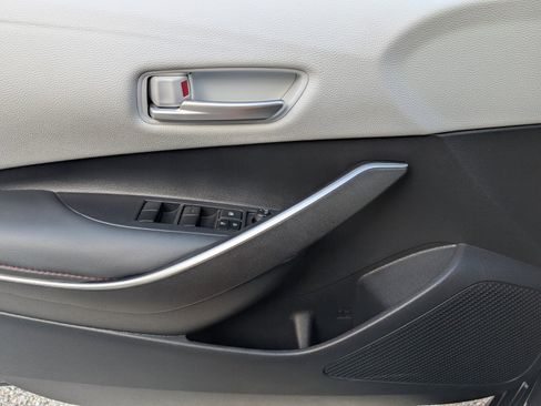 Used 2025 Toyota Corolla SE image 29