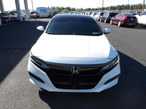 Used 2018 Honda Accord Sport image 8