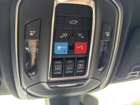 Used 2025 Jeep Grand Cherokee L Limited w/ Luxury Tech Group II AWD/4WD image 26