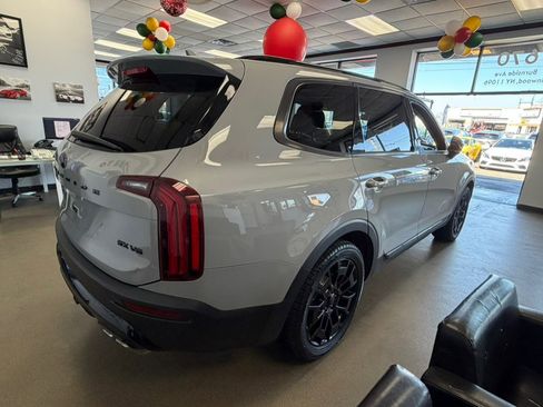Used 2021 Kia Telluride SX w/ SX Prestige Package image 11