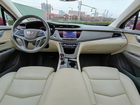 Used 2017 Cadillac XT5 Premium Luxury w/ Advanced Security Package image 38