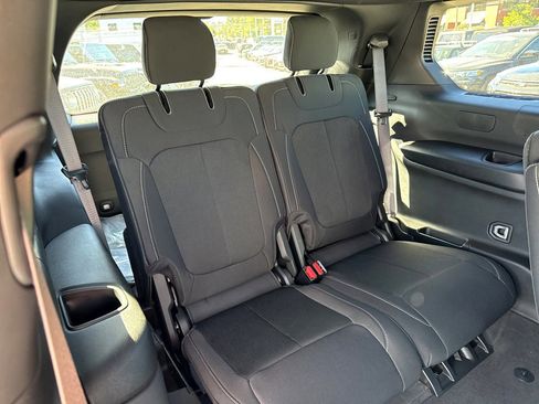 New 2025 Jeep Grand Cherokee L Laredo image 10