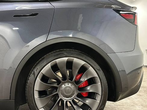 Used 2022 Tesla Model Y Performance AWD/4WD image 11