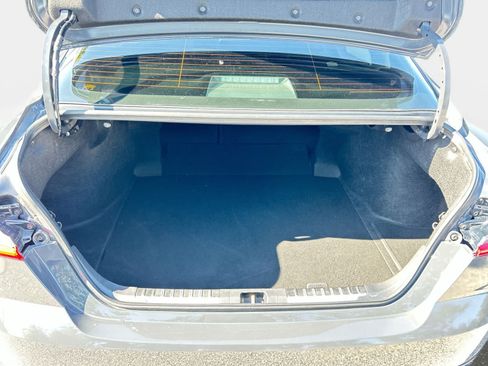 Used 2025 Toyota Camry XLE FWD image 9