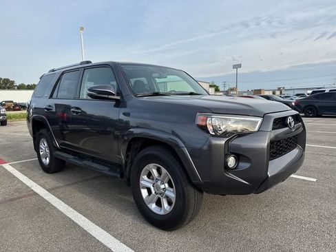 Used 2019 Toyota 4Runner SR5 Premium image 3