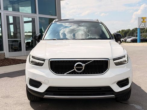Used 2020 Volvo XC40 T4 Momentum w/ Protection Package FWD image 5
