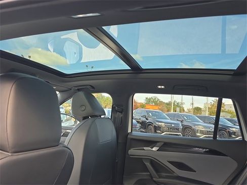 New 2026 Volkswagen Tiguan SE R-Line image 20