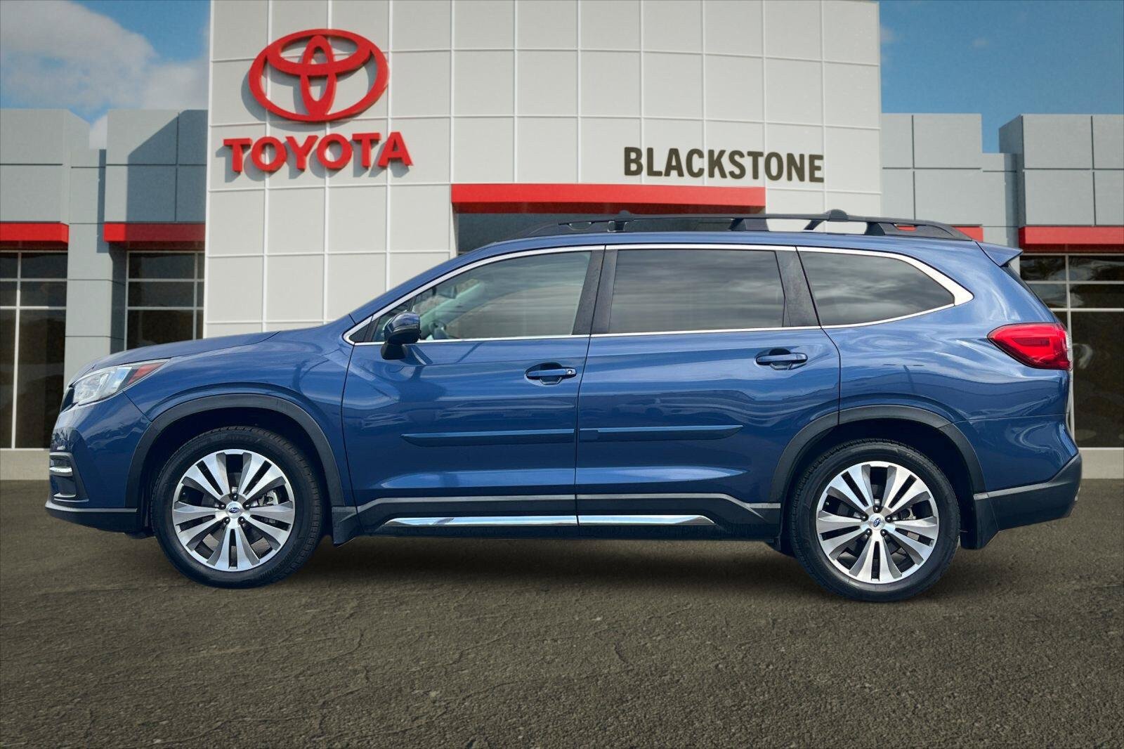 Used 2021 Subaru Ascent Limited w/ Technology Package AWD/4WD image 6
