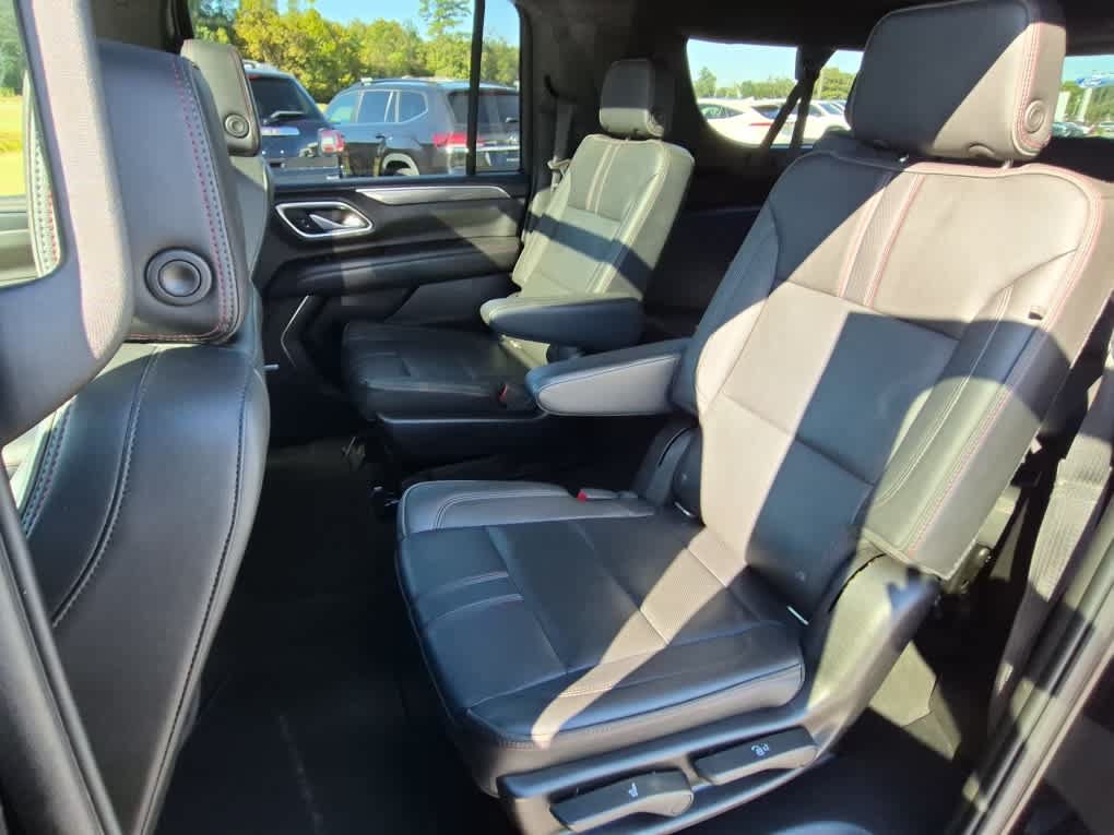 Used 2021 Chevrolet Suburban RST w/ Luxury Package AWD/4WD image 11