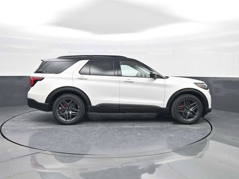 New 2026 Ford Explorer ST AWD/4WD image 9