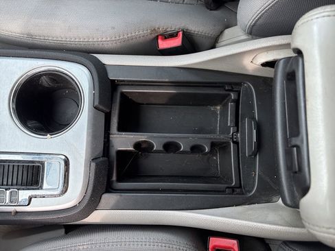 Used 2010 GMC Acadia SLE image 35