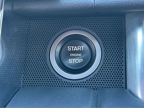 Used 2018 Land Rover Range Rover HSE image 34