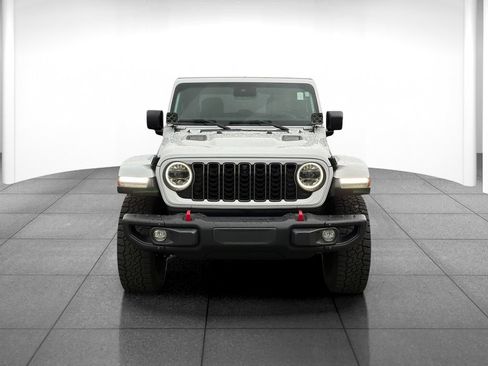 Used 2024 Jeep Gladiator Rubicon AWD/4WD image 2