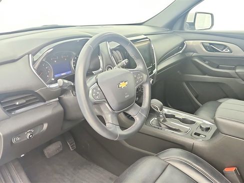 Used 2023 Chevrolet Traverse LT image 14