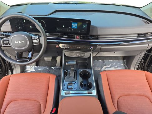 Used 2026 Kia Carnival SX Prestige FWD image 9