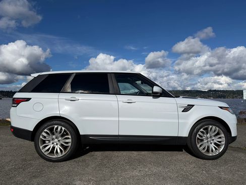 Used 2017 Land Rover Range Rover Sport HSE image 10