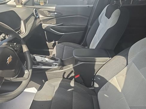 Used 2024 Chevrolet Trax LS w/ LS Convenience Package FWD image 6