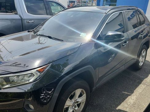 Used 2020 Toyota RAV4 XLE AWD/4WD image 1