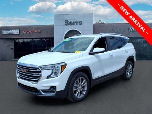 Used 2022 GMC Terrain SLT w/ Tech Package AWD/4WD image 3