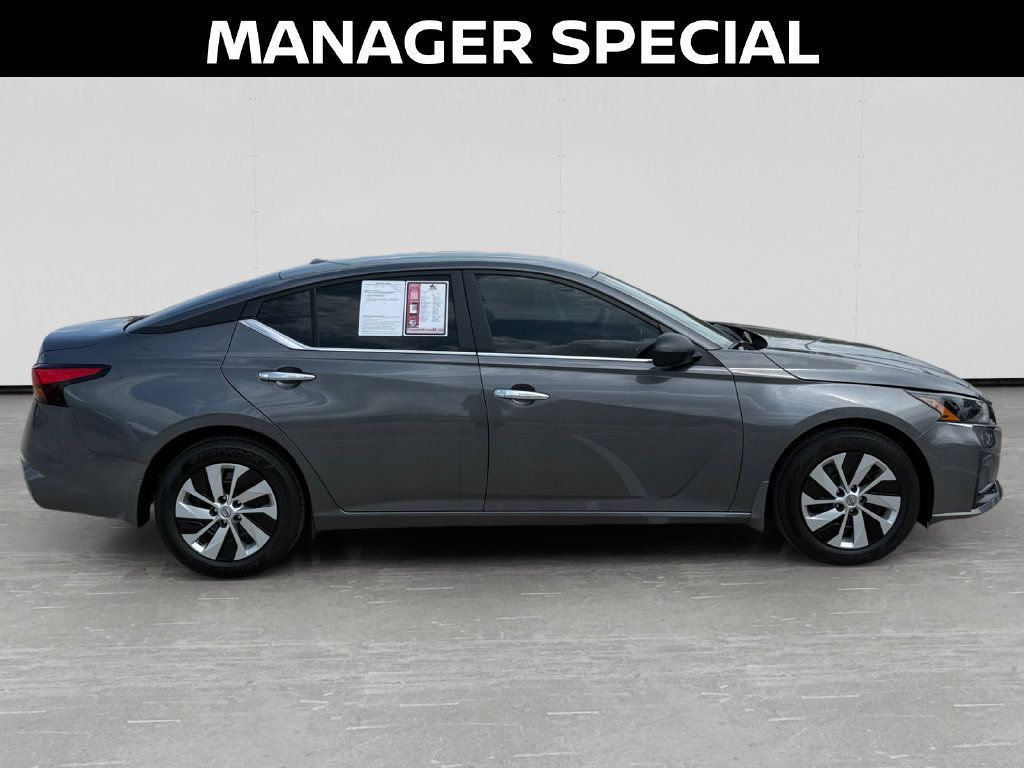 Used 2025 Nissan Altima 2.5 S FWD image 6