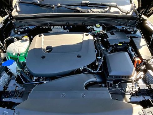 New 2026 Volvo XC40 B5 Plus w/ Protection Package Premier AWD/4WD image 11