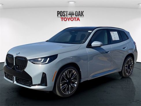 Used 2025 BMW X3 xDrive30i w/ Premium Package image 3