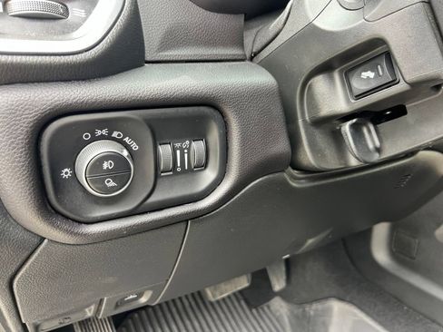 Used 2023 RAM 2500 Laramie AWD/4WD image 11
