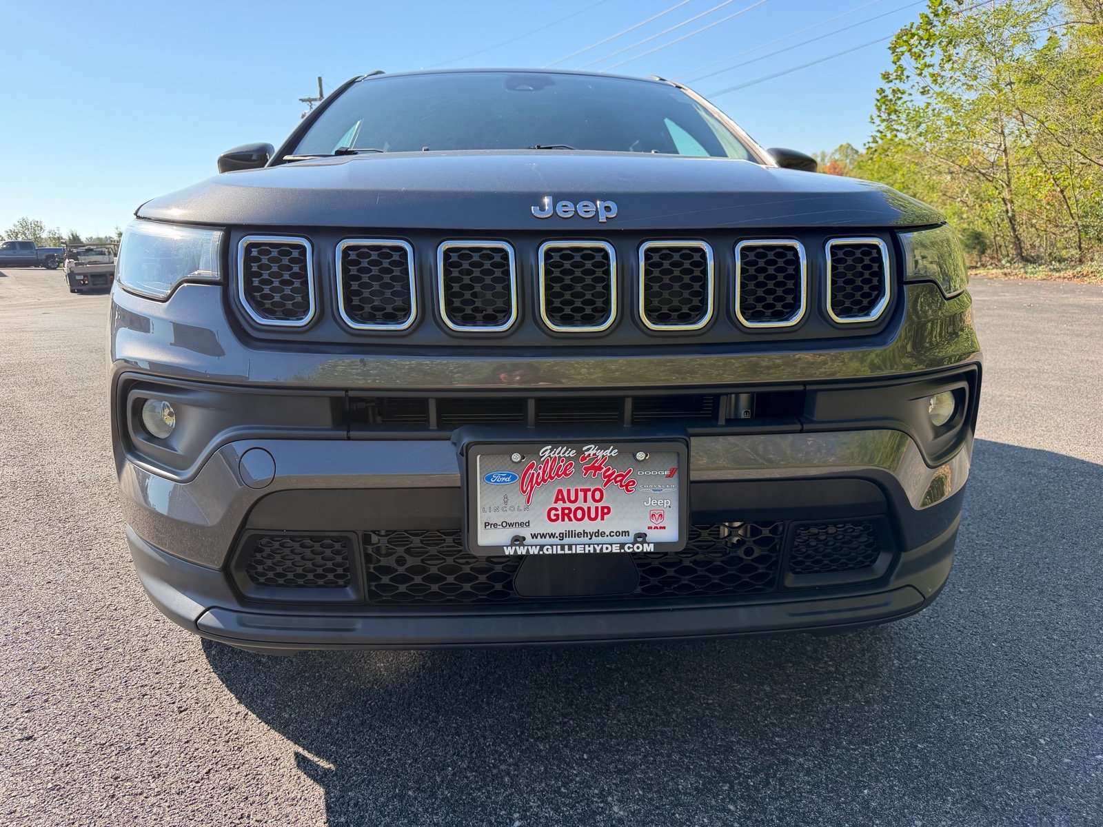 Used 2023 Jeep Compass Latitude w/ Sun and Sound Group AWD/4WD image 3