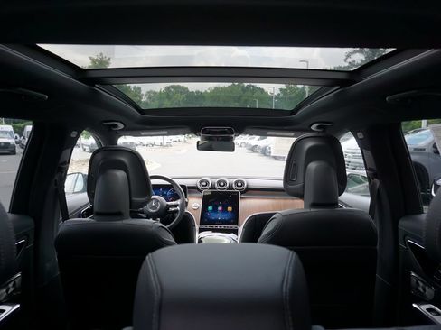 Certified 2025 Mercedes-Benz GLC 300 4MATIC image 33