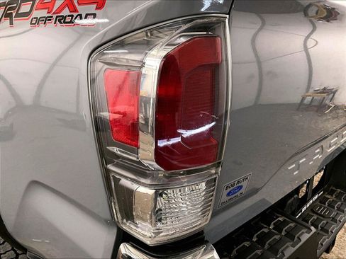 Used 2020 Toyota Tacoma TRD Off-Road image 29