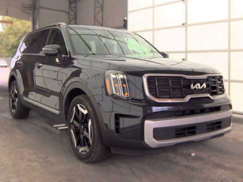 Used 2025 Kia Telluride S AWD/4WD image 5