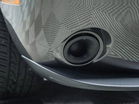 Used 2015 Dodge Challenger SXT image 13