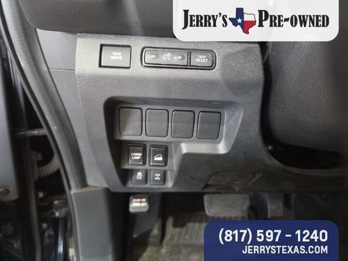 Used 2022 Nissan Frontier PRO-4X w/ Off-Road Protection Package AWD/4WD image 12