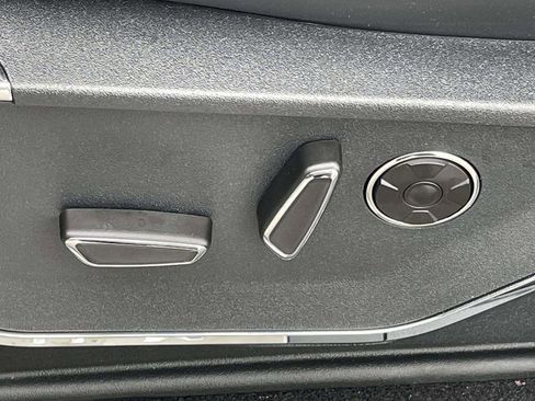 New 2025 Ford F150 Platinum w/ Equipment Group 702A High image 14