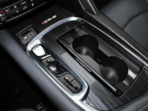 Used 2023 Buick Enclave Essence w/ Sport Touring Edition image 17