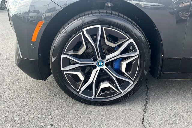Used 2025 BMW iX xDrive50 w/ Sport Package AWD/4WD image 8
