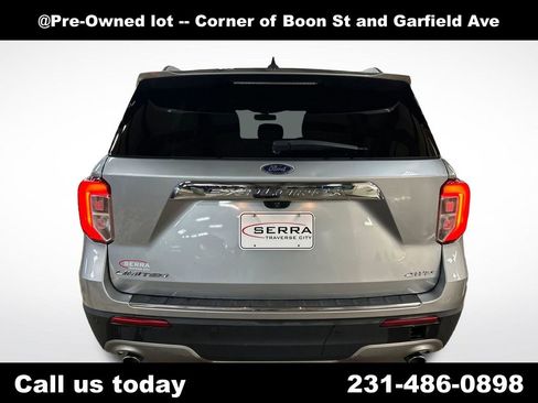 Used 2023 Ford Explorer Limited AWD/4WD image 4