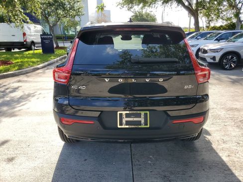 Certified 2026 Volvo XC40 B5 Plus AWD/4WD image 5