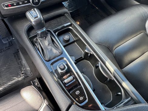 Used 2020 Volvo XC90 T6 Momentum image 28