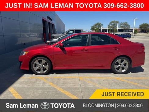 Used 2013 Toyota Camry SE w/ Leather Pkg FWD image 1