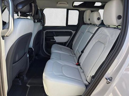 New 2026 Land Rover Defender 110 X-Dynamic SE image 16