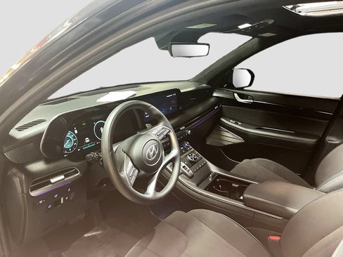 Used 2025 Hyundai Palisade Calligraphy AWD/4WD image 9