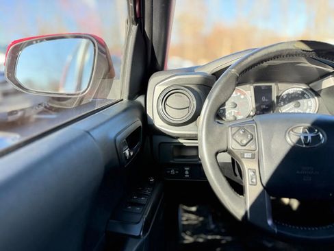 Used 2016 Toyota Tacoma TRD Sport w/ Premium & Technology Package image 22