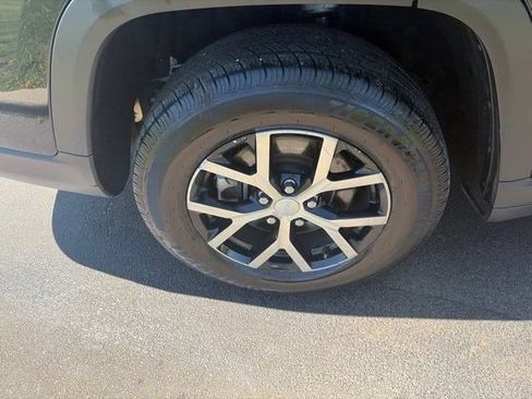 Used 2023 Jeep Grand Cherokee L Limited w/ Trailer Tow Group (B) AWD/4WD image 45