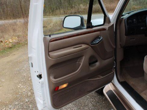 Used 1996 Ford Bronco Eddie Bauer image 8