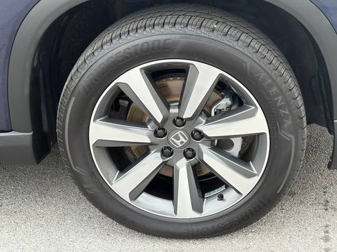 Used 2025 Honda Pilot Elite image 11