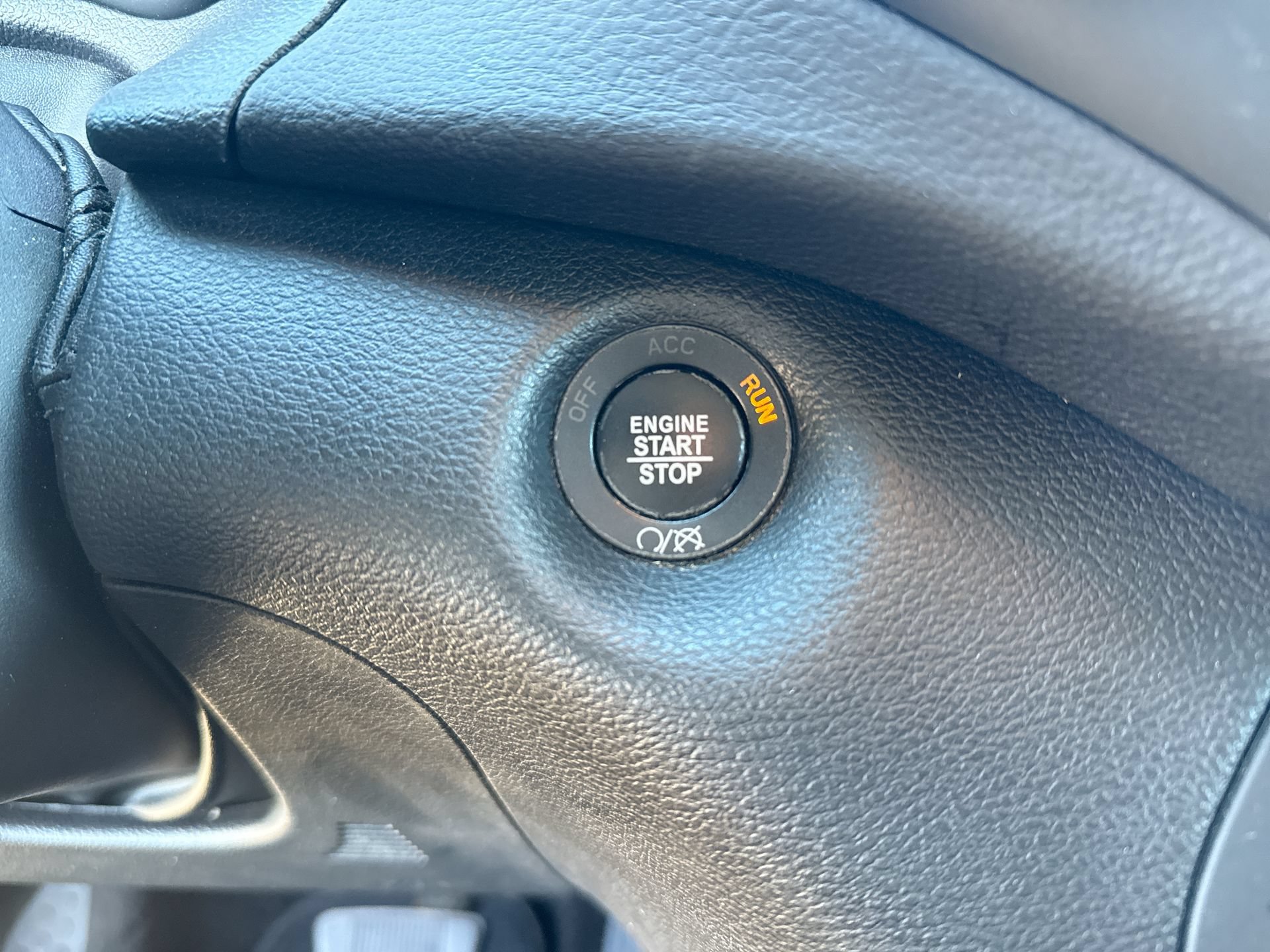 Used 2019 Jeep Cherokee Latitude Plus FWD image 15