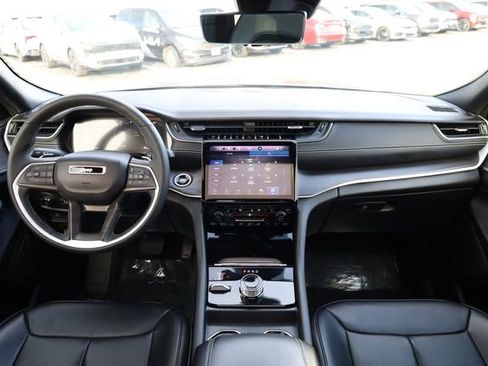 Certified 2024 Jeep Grand Cherokee L Limited w/ Luxury Tech Group II image 13