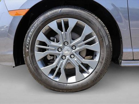 Used 2025 Honda Odyssey Touring image 9