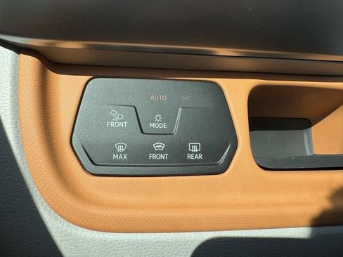 New 2025 Volkswagen ID. Buzz Pro S Plus image 30